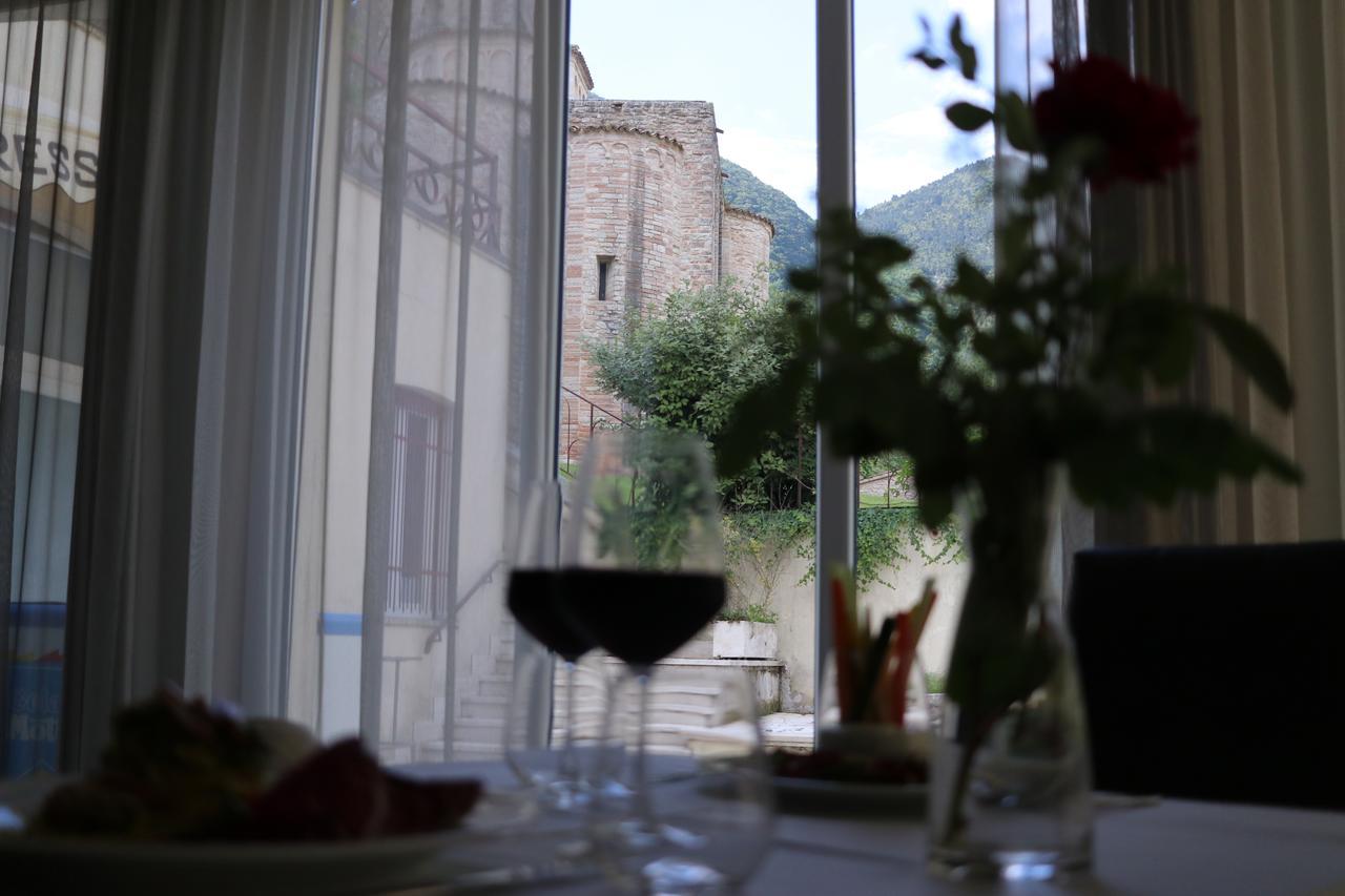 Hotel Terme Di Frasassi Genga Kültér fotó